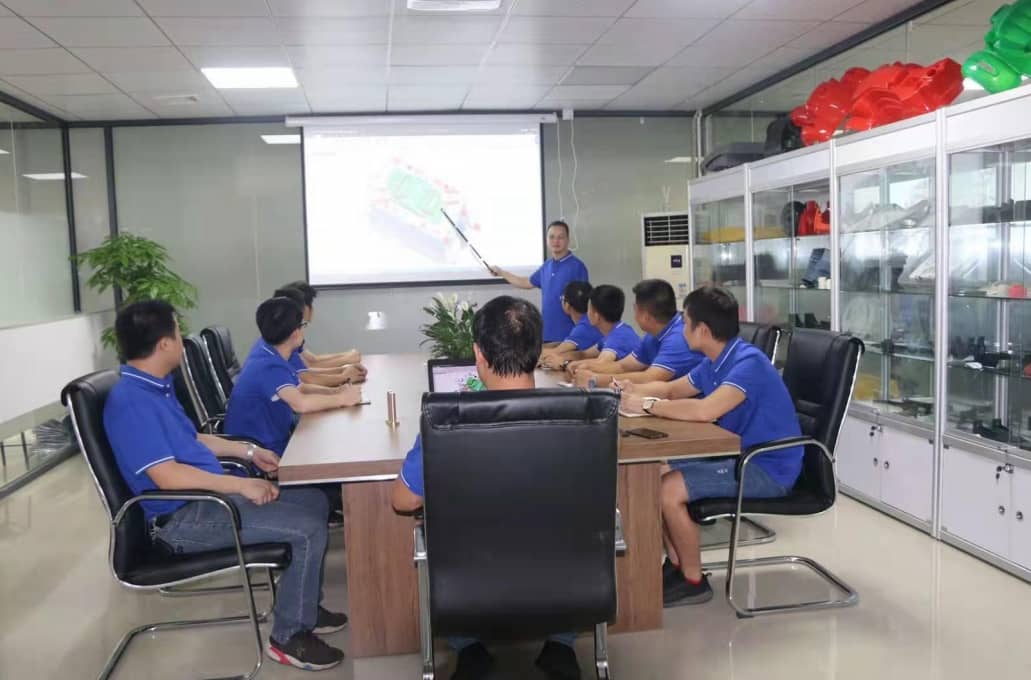 KTM-founder-Ramon-meeting-with-engineers-on-injection-mold-problem-solving-solutions