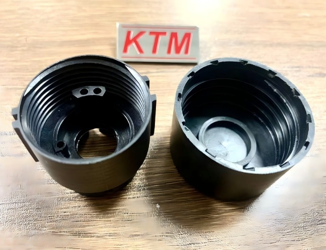 Unscrewing-mold-with-geared-mechanism-for-internal-threads-on-automotive-caps-and-fittings