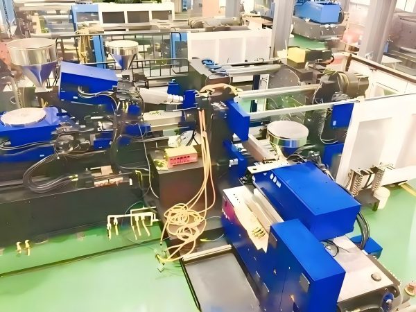 Large-part molding equipment configured for specialist processes