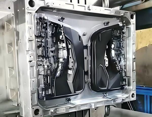 Large flat part tooling with cooling layout under review