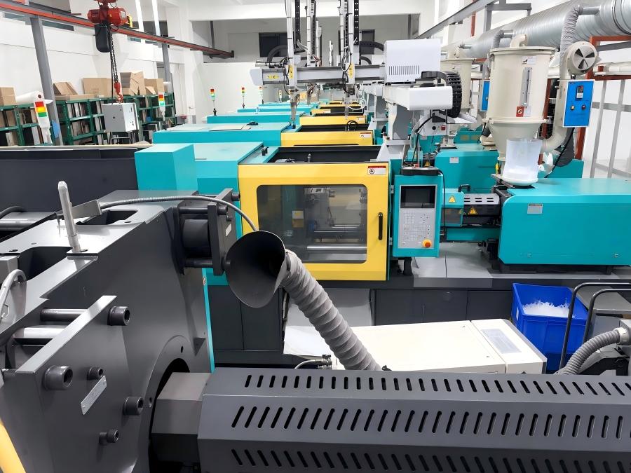 rapid-injection-molding-factory-floor-at-KTM-in-Dongguan-China